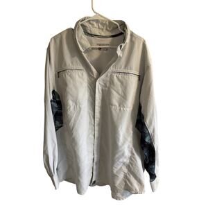 Legendary Whitetails Shirt Size Large Gray Ripstop Roll Tab Vented Fishing